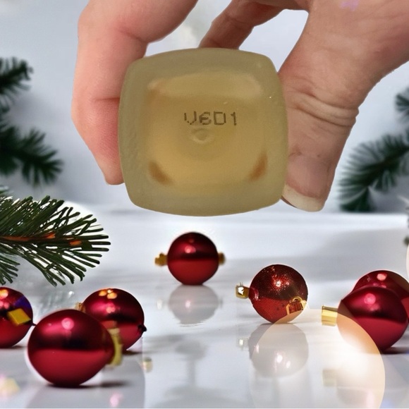 Volition Hibiscus Unspottable Correcting Oil - Picture 8 of 8